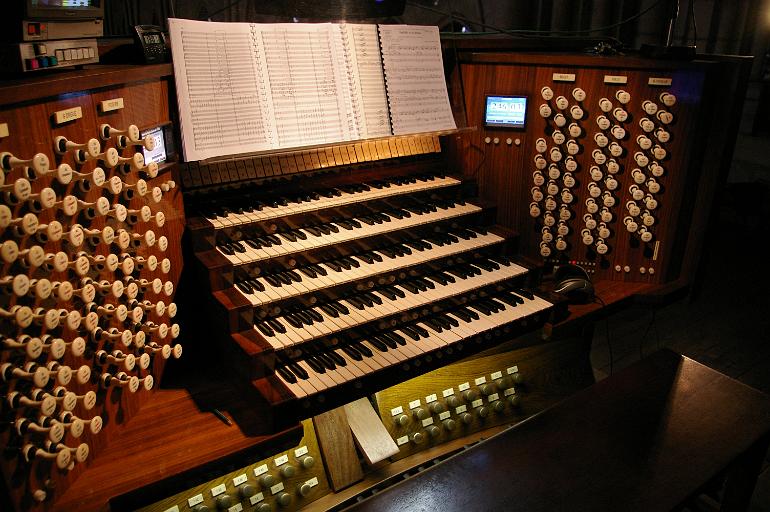 031 - Console.JPG